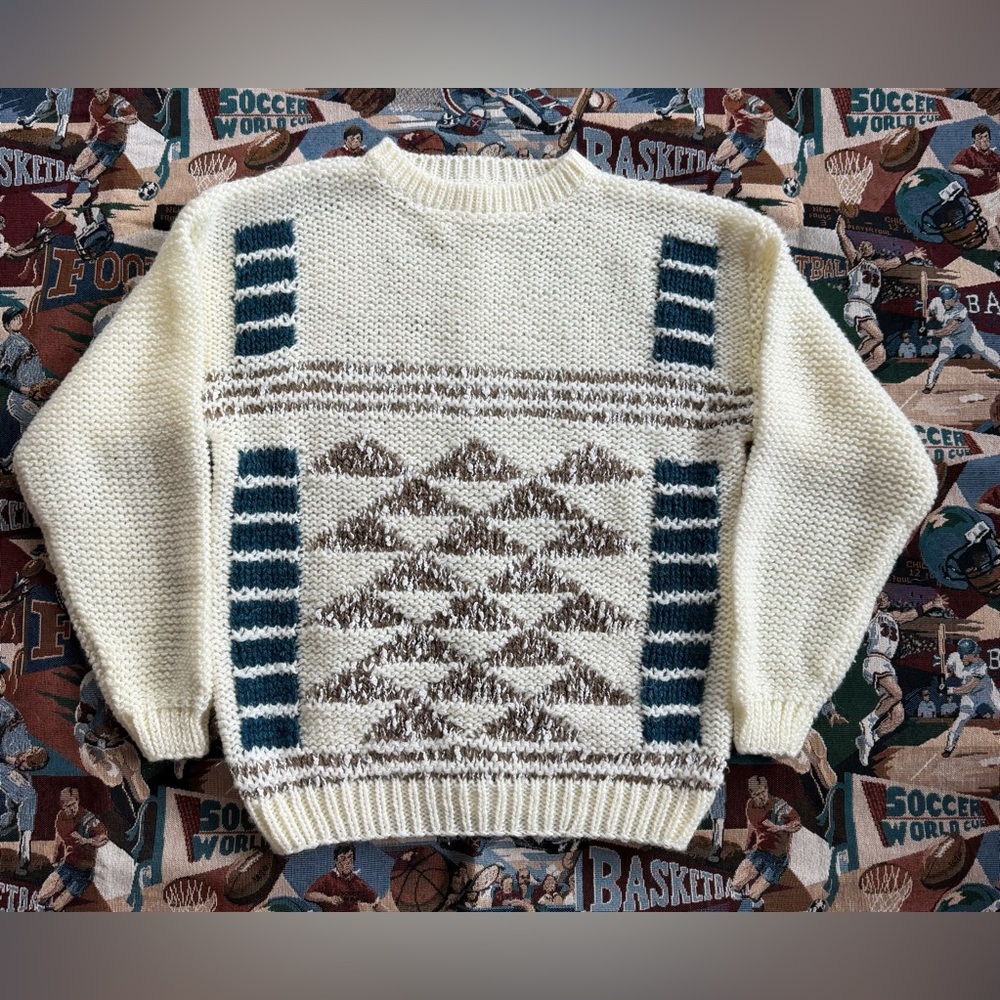 Vintage 90s Women’s Chapel Hill White Geometric Sweater